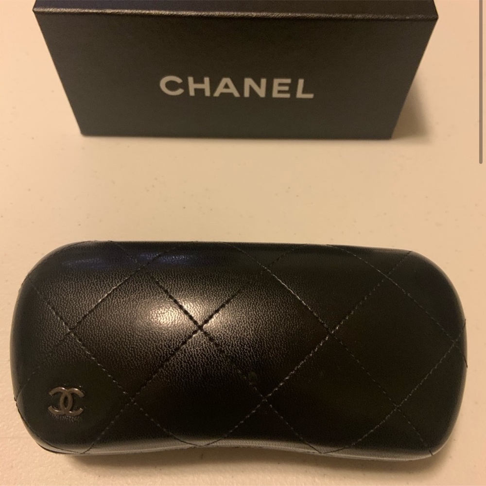 Chanel sunglasses - Picture 2 of 8